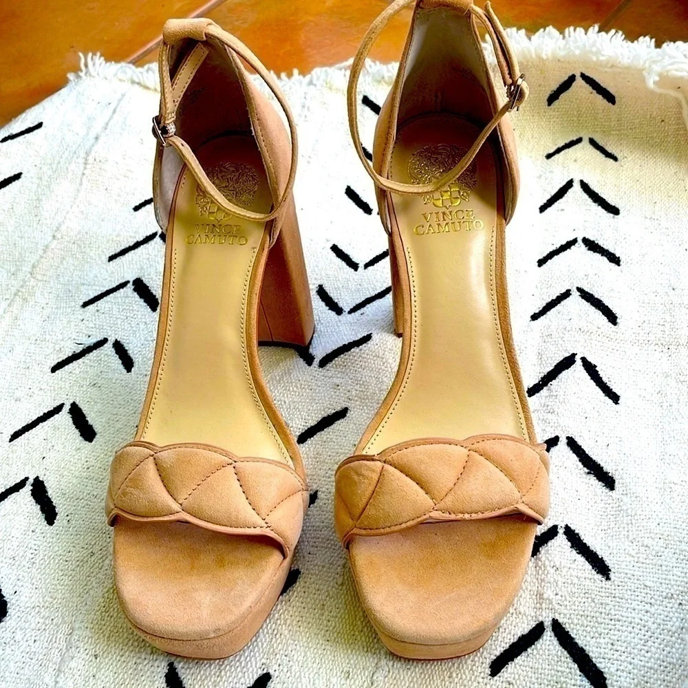 NWT‎ Vince Camuto 5” Anklestrap Platforms in Vintage Nude Size 10 1/2